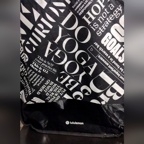 Lululemon Snap bag - Picture 8 of 9